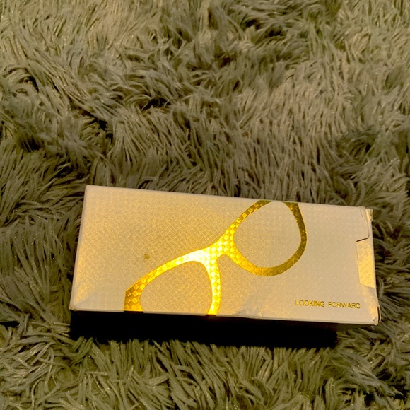 Retro Blue Light Blocking Glasses
NWT - Picture 1 of 2